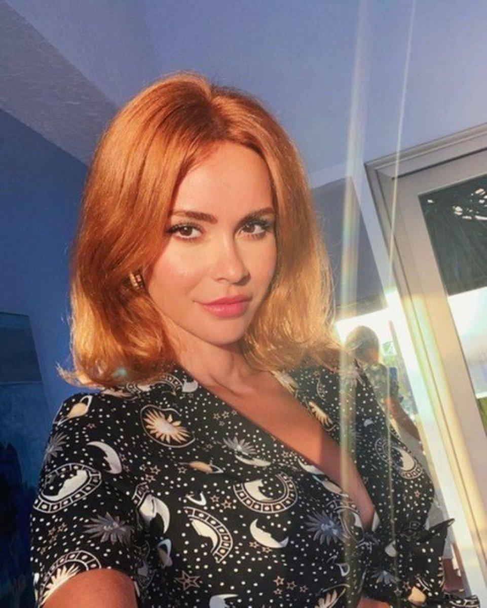 Zeynep Sever Demirel, saçlarını maviye boyadı