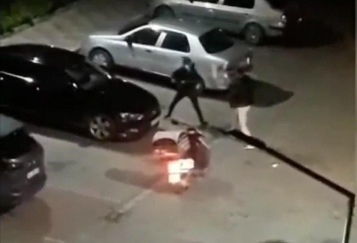 Başakşehir'de motosikletli kuryelerin kavgası kamerada