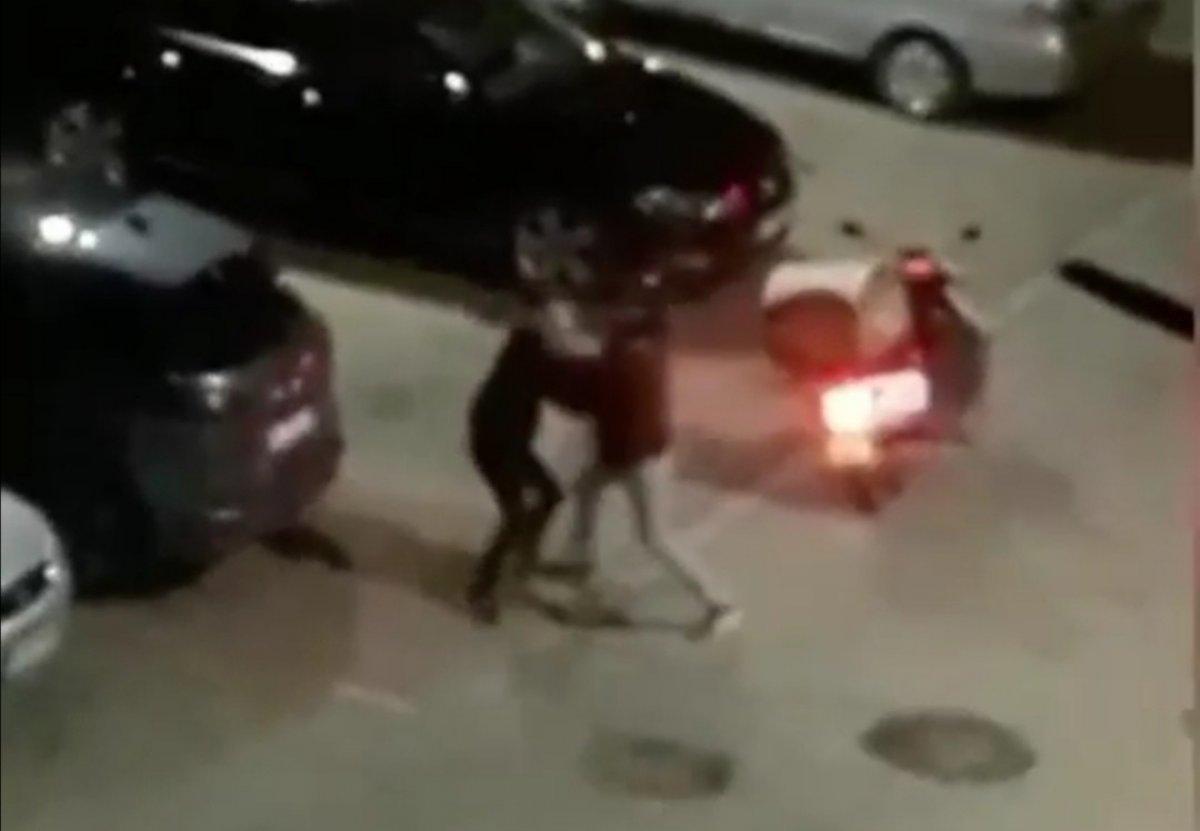 Başakşehir'de motosikletli kuryelerin kavgası kamerada