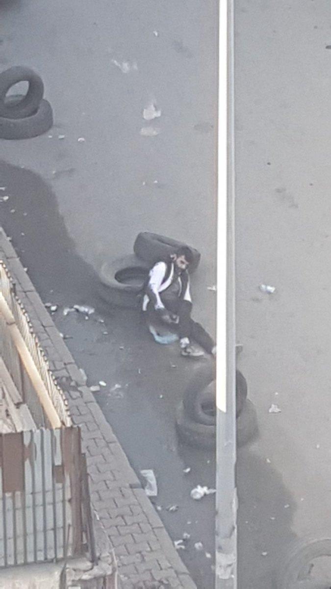 Sultangazi'de oğlunu pompalı tüfekle vurup yanında bekledi