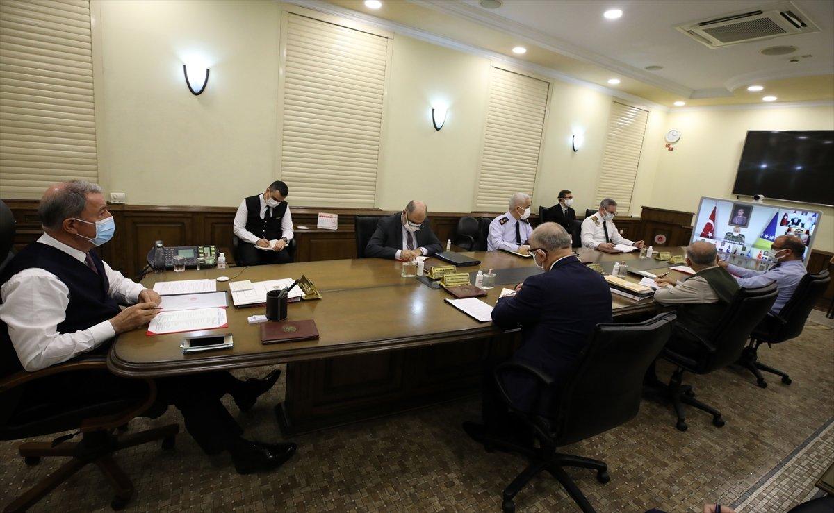 Hulusi Akar: TSK'ya dil uzatanlara karşı ne gerekiyorsa yapılacak