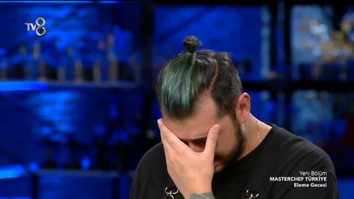 MasterChef'ten diskalifiye olan Uğur, özür diledi