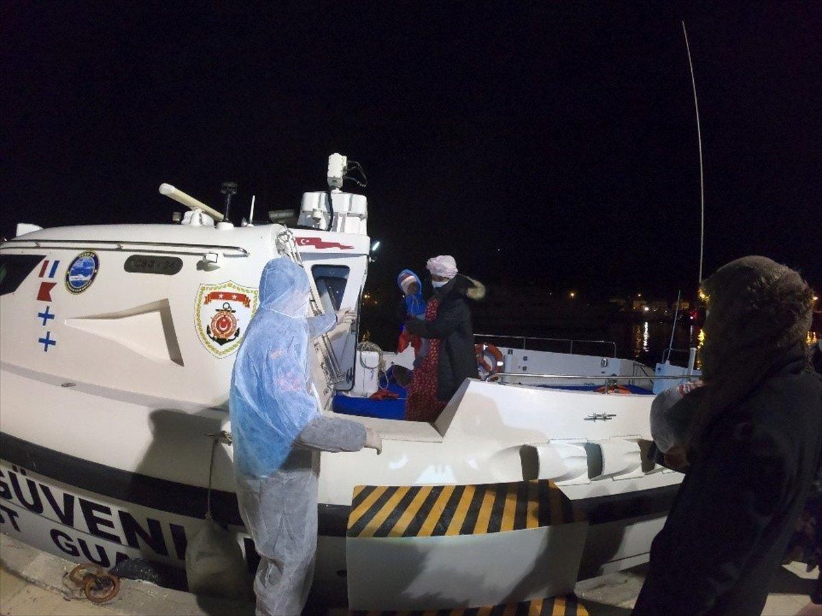 İzmir açıklarındaki 37 göçmen kurtarıldı