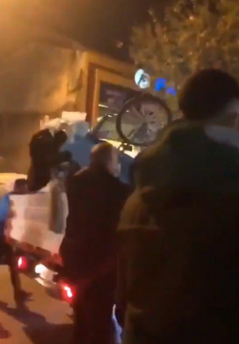 İstanbul'da küçük seyyar satıcının tezgah isyanı