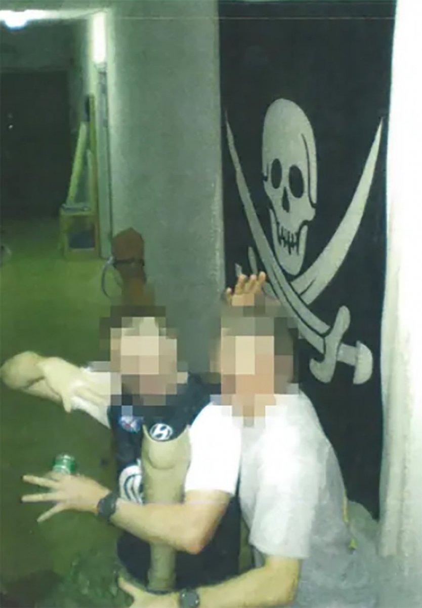 Avustralyalı askerlerin, Taliban militanının protez bacağından içki içtiği ortaya çıktı