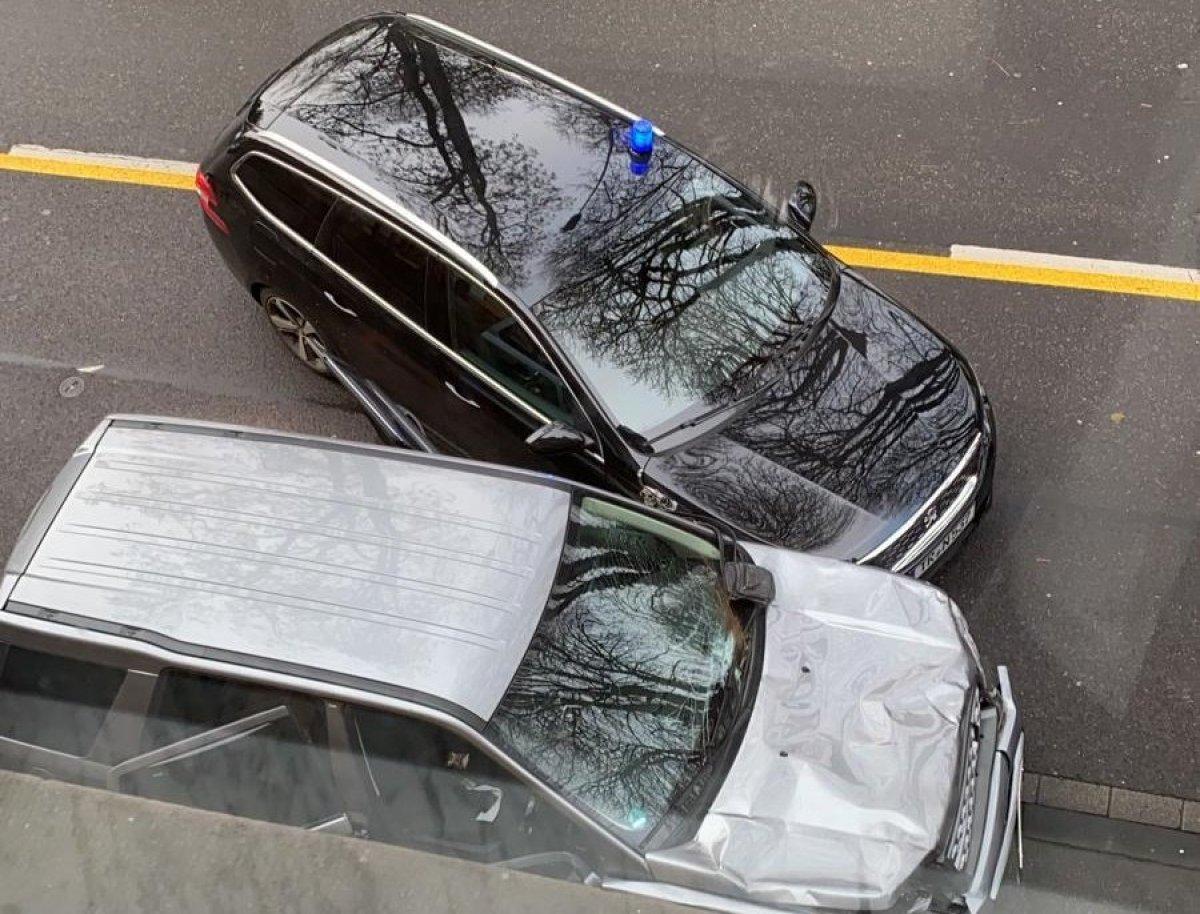 Almanya'nın Trier kentindeki otomobil, yayaların arasına daldı