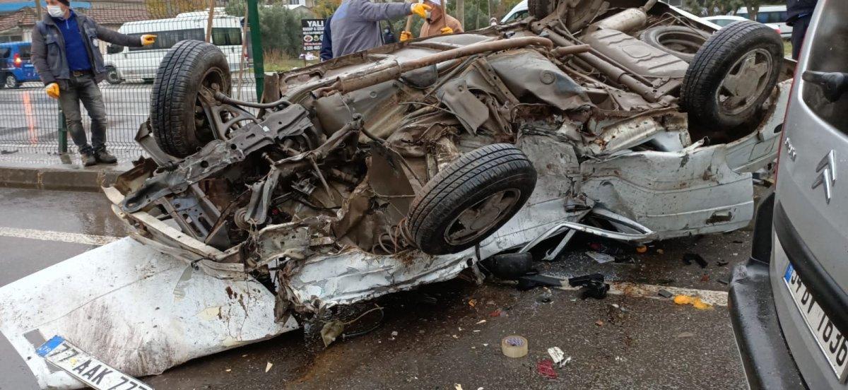 Yalova'da zincirleme trafik kazası: 1 ölü, 10 yaralı