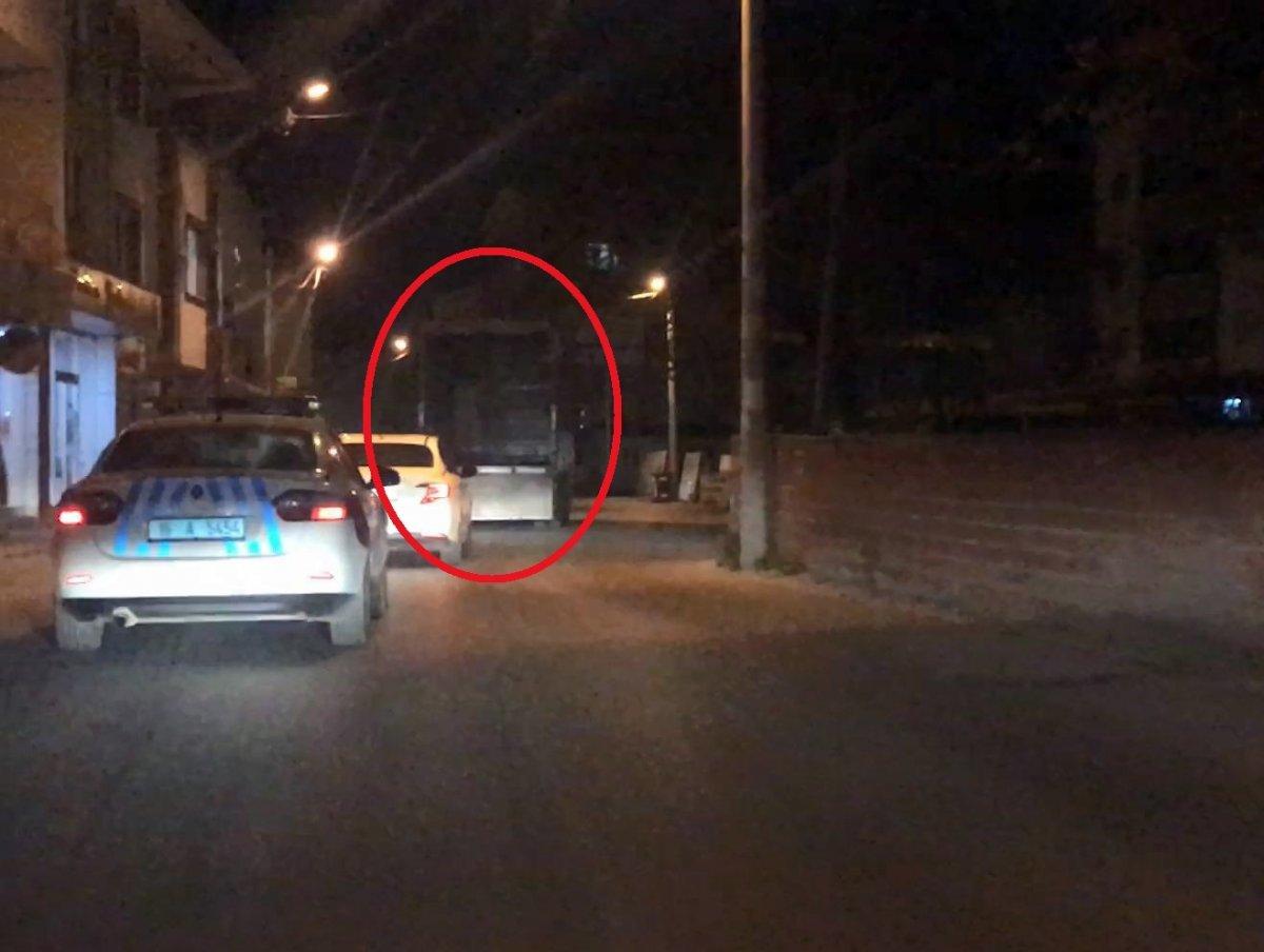 Bursa'da kardeşinin kamyonetini çalıp, kaza yaptı