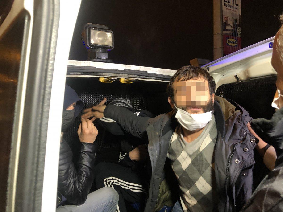 Bursa'da otomobille gezerek uyuşturucu içen 4 şüpheli yakalandı