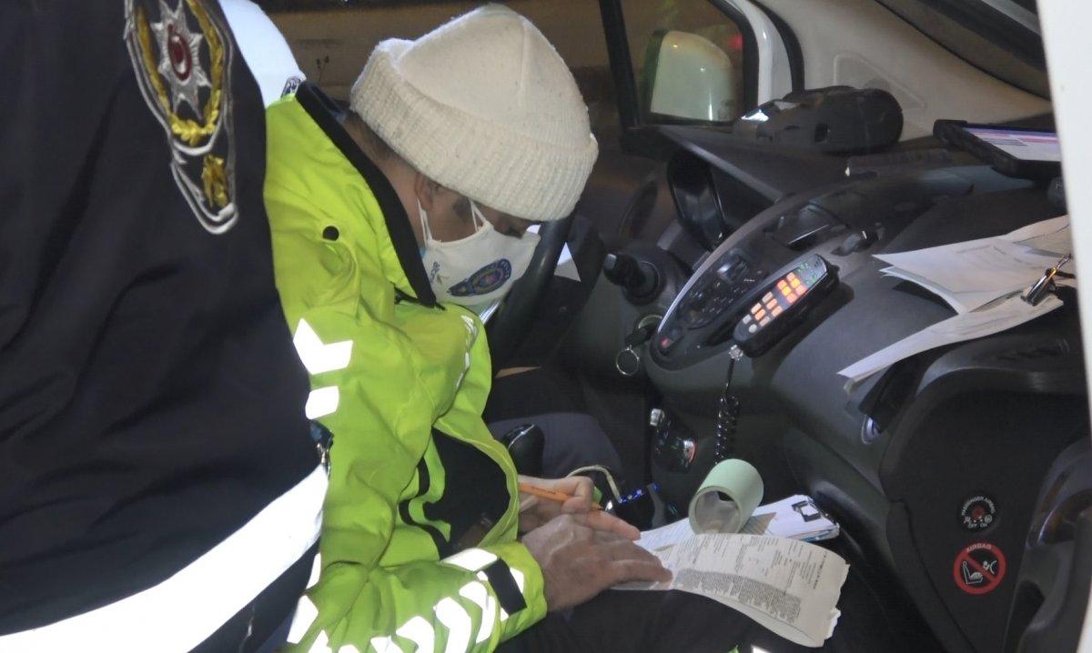 Bursa'da otomobille gezerek uyuşturucu içen 4 şüpheli yakalandı