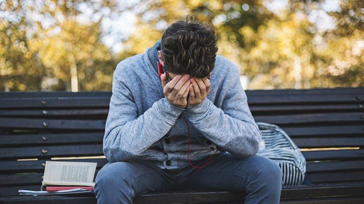 Bipolar başlangıcı nasıl anlaşılır? Bipolar bozukluk sebepleri ve belirtileri nelerdir?