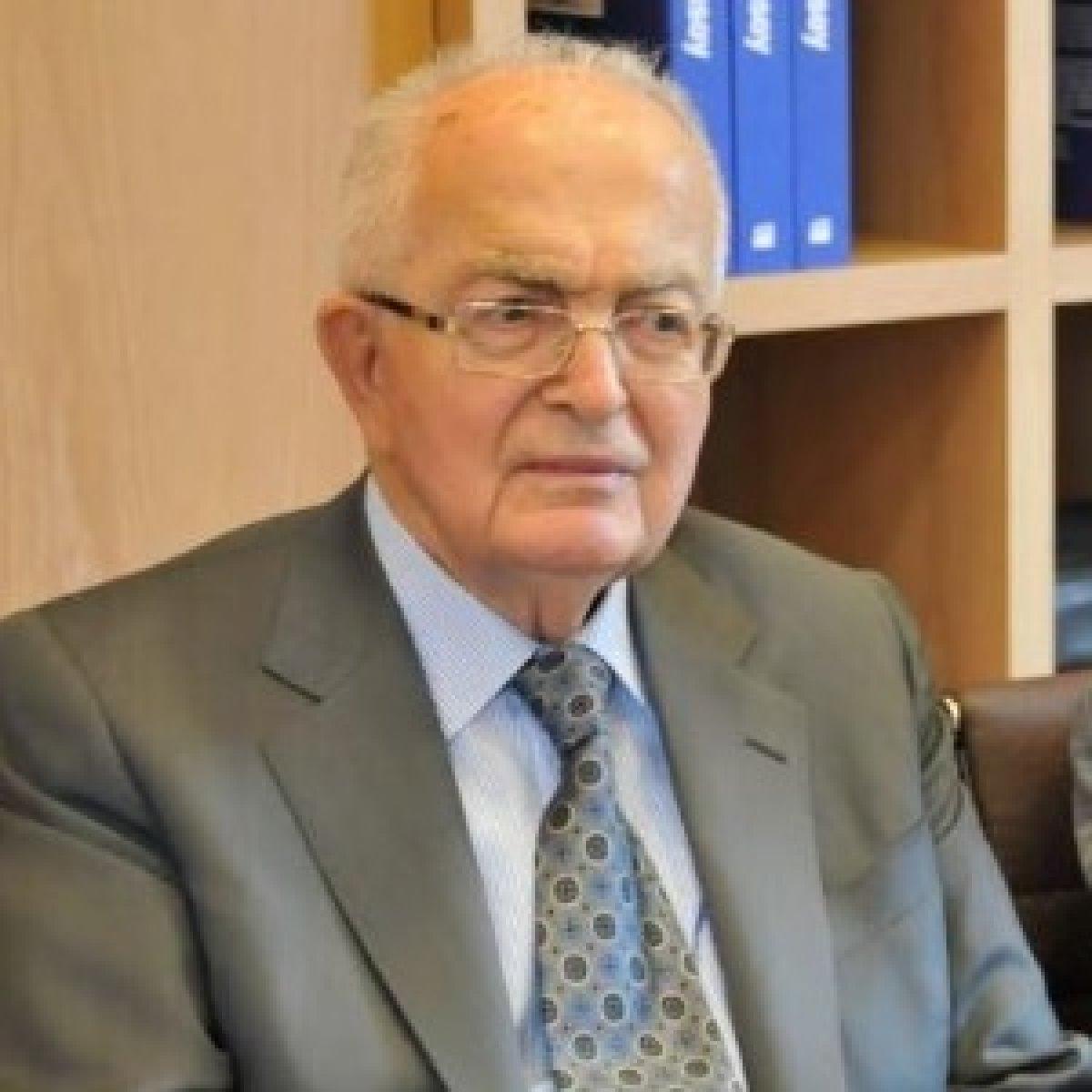 Eski bakanlardan Nevzat Ayaz, hayatını kaybetti