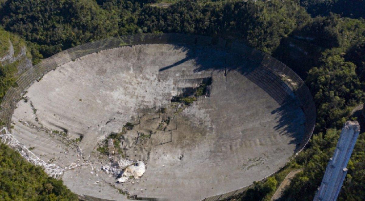 Arecibo teleskobu çöktü