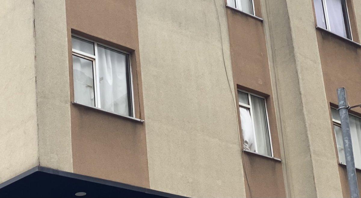 Pendik'te çay ocağı sahibi üst katındaki daireyi kahvehaneye çevirdi