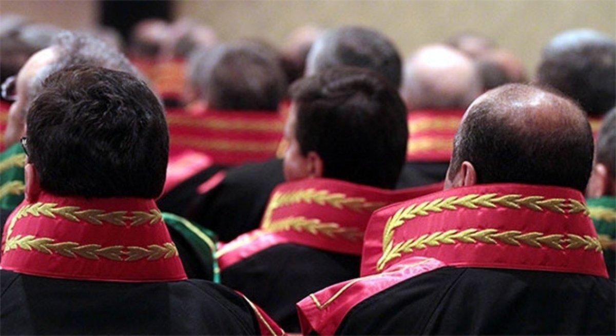 13 hakim ve savcı, meslekten ihraç edildi