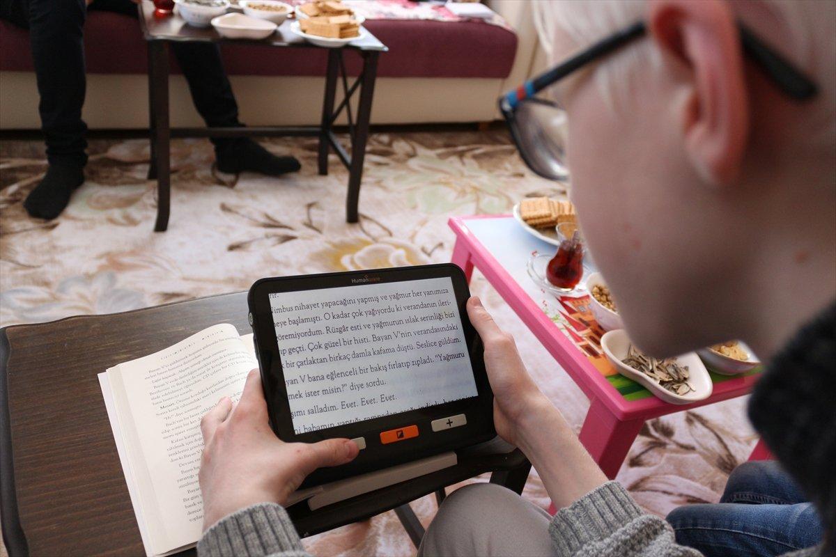 Konya'da Albinizm hastası Hüseyin Ali, azmiyle kendisi gibi çocuklara cesaret veriyor