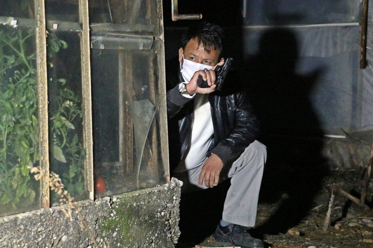 Antalya’da çiftçiler domates hırsızlarına karşı gece nöbeti tutuyor