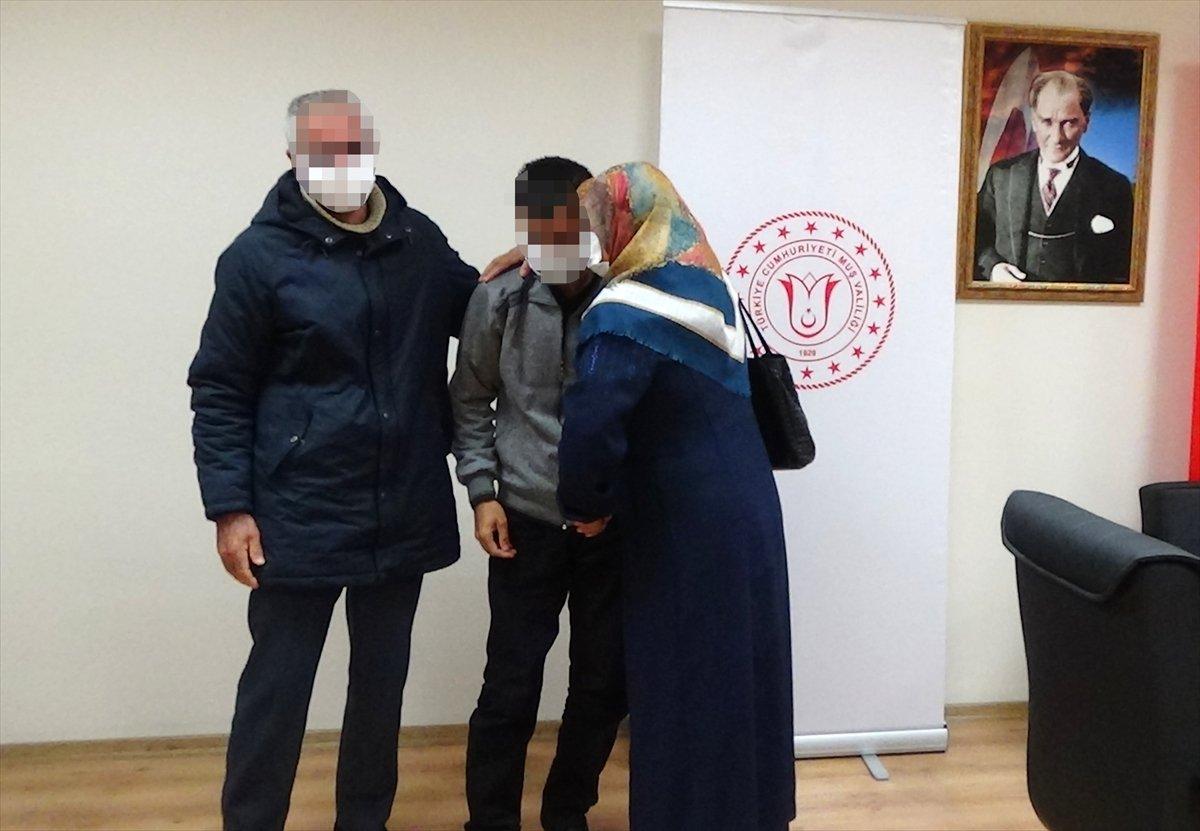 Muş'ta teslim olan terörist ailesiyle buluşturuldu