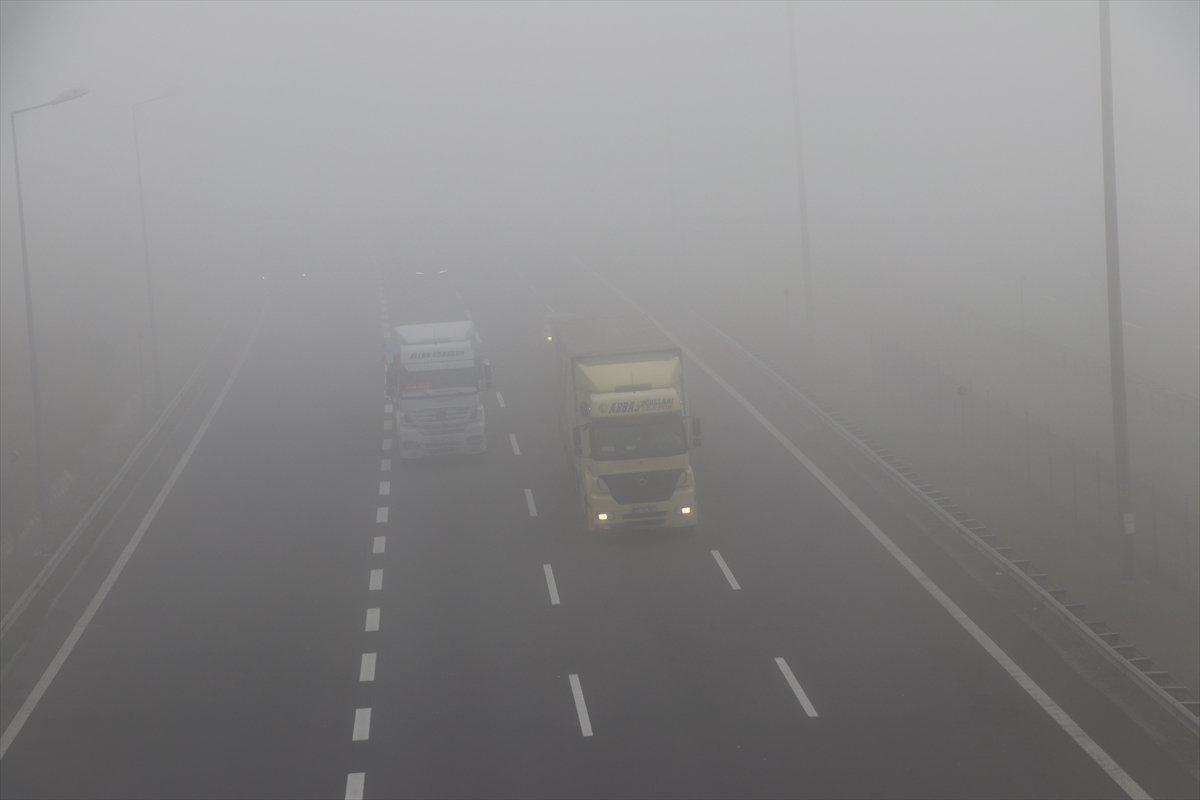 Bolu Dağı'nda yoğun sis etkili oldu