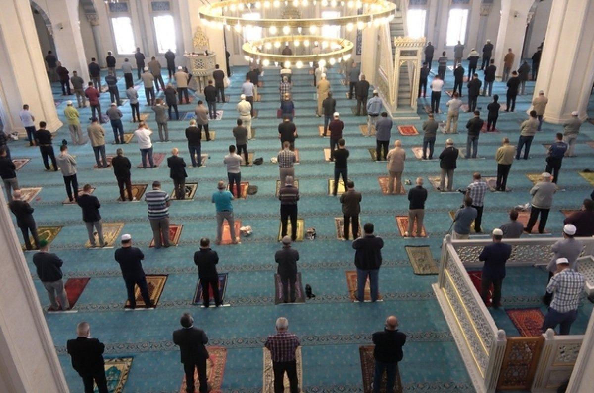 Diyanet'ten cuma namazı açıklaması