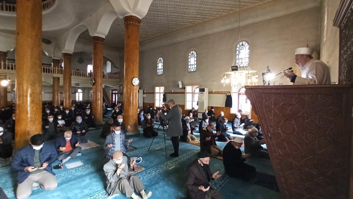 Çorum'daki camilerde yağmur duası edildi