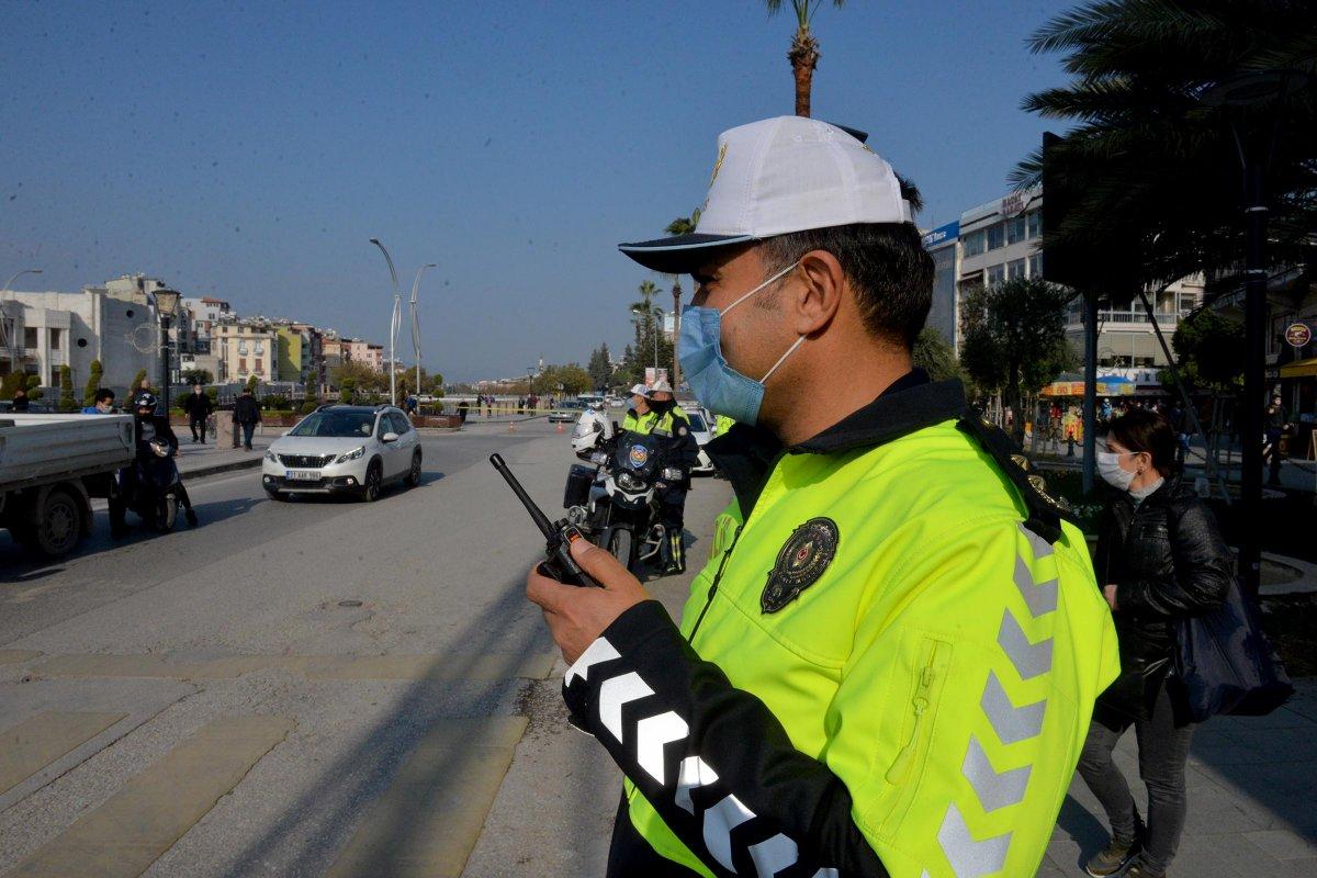 Hatay'da yayaları beklemek zorunda olmadığını söyledi, cezayı yedi