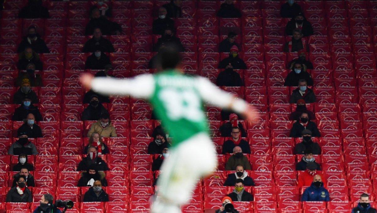 İngiltere'de tribünler yeniden seyirciye açıldı