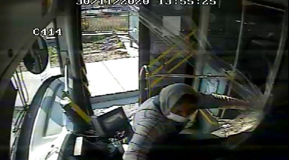 Pendik'te otobüs şoförüne zor anlar yaşatan kadın yolcu kamerada