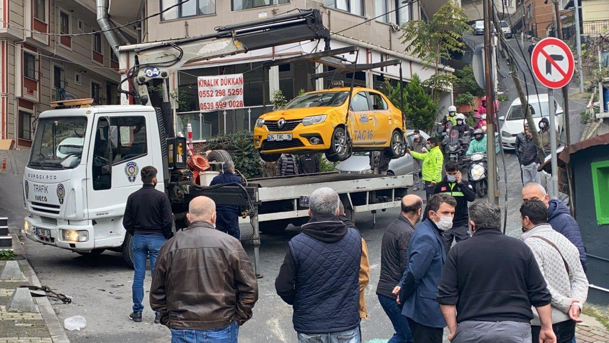 Şişli’de takla atan taksi 30 metre sürüklendi, yaralanan olmadı