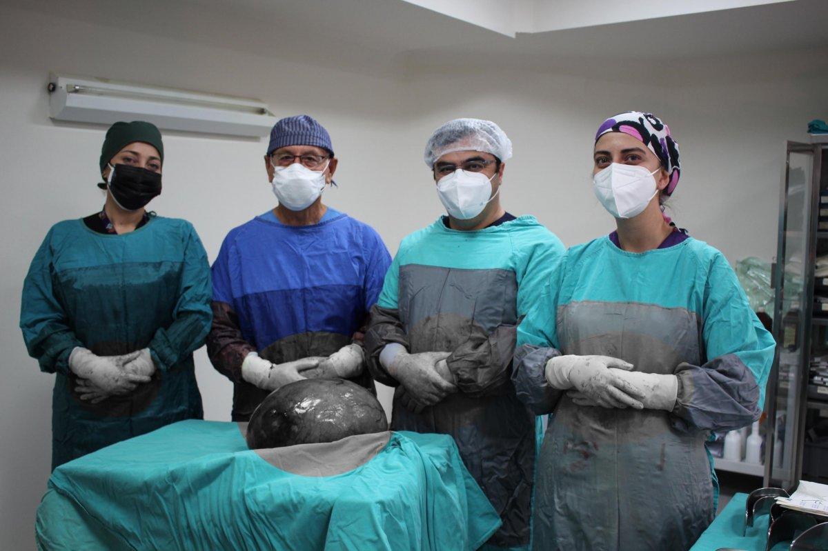 Eskişehir'de karnından üç bebek büyüklüğünde tümör çıkarıldı