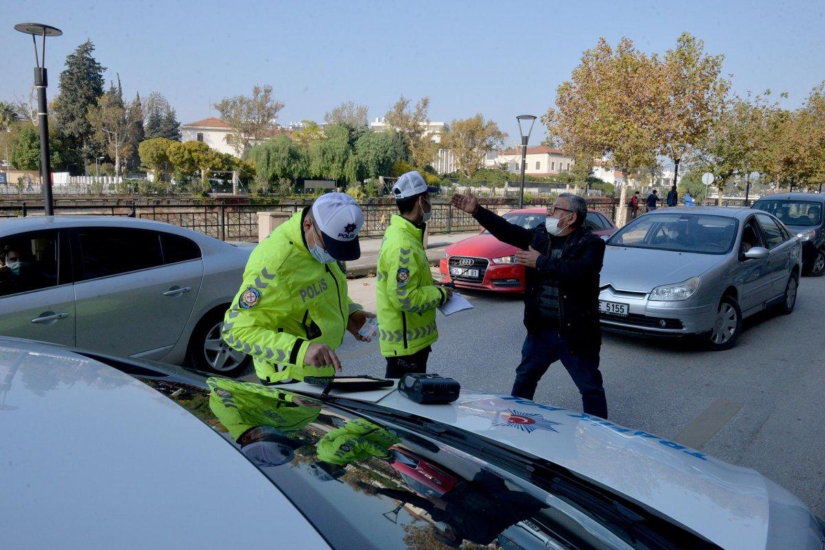 Hatay'da yayaları beklemek zorunda olmadığını söyledi, cezayı yedi