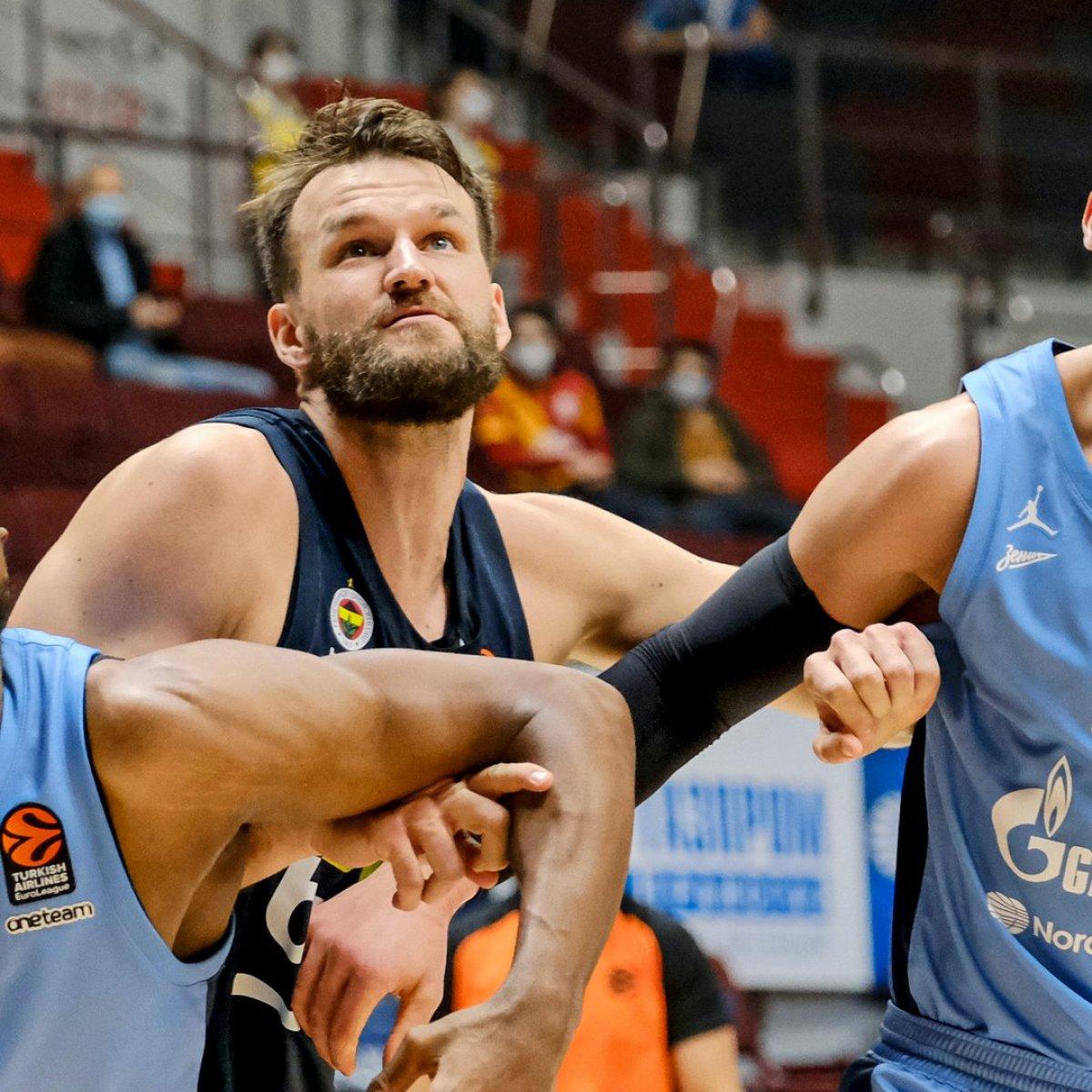 Fenerbahçe Beko, EuroLeague'de 4 maç sonra kazandı