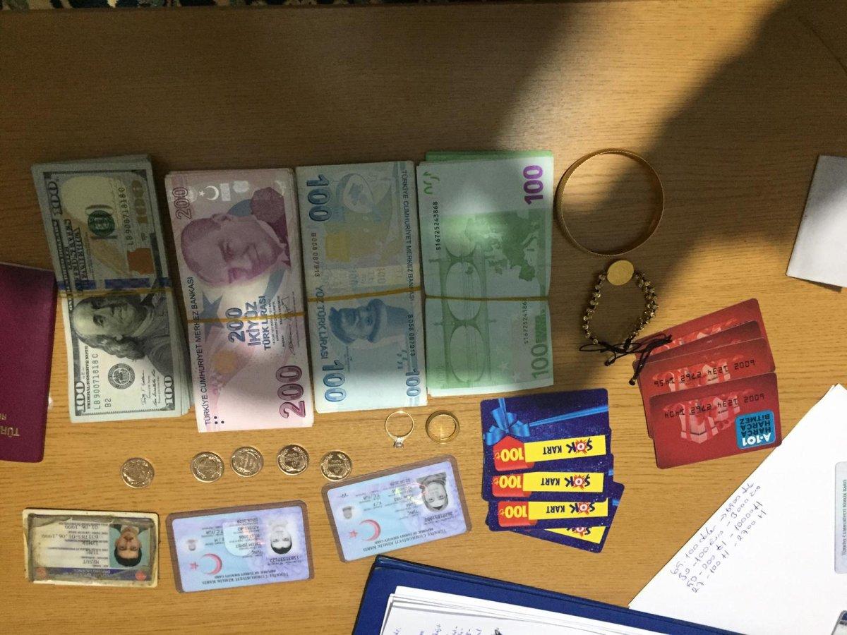 İzmir'de FETÖ operasyonu: 66 şüpheli gözaltında