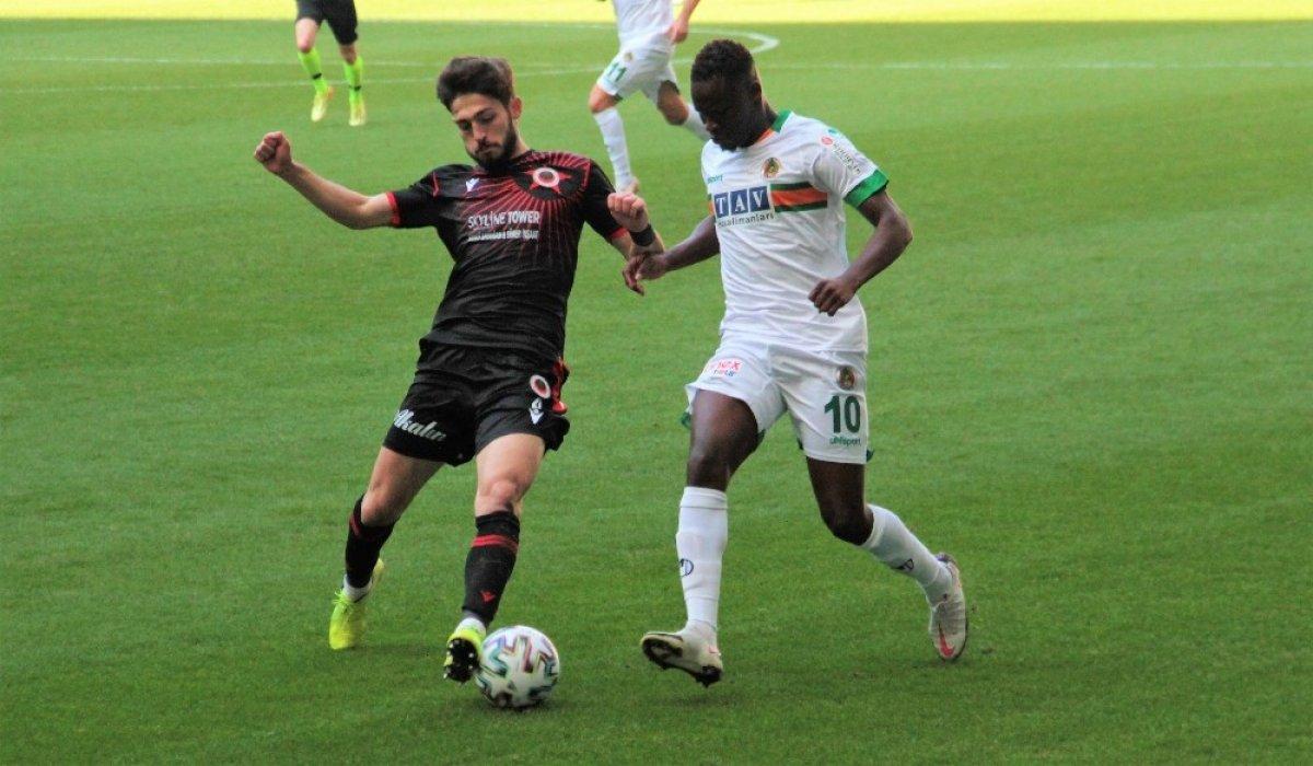 Lider Alanyaspor ilk kez mağlup oldu