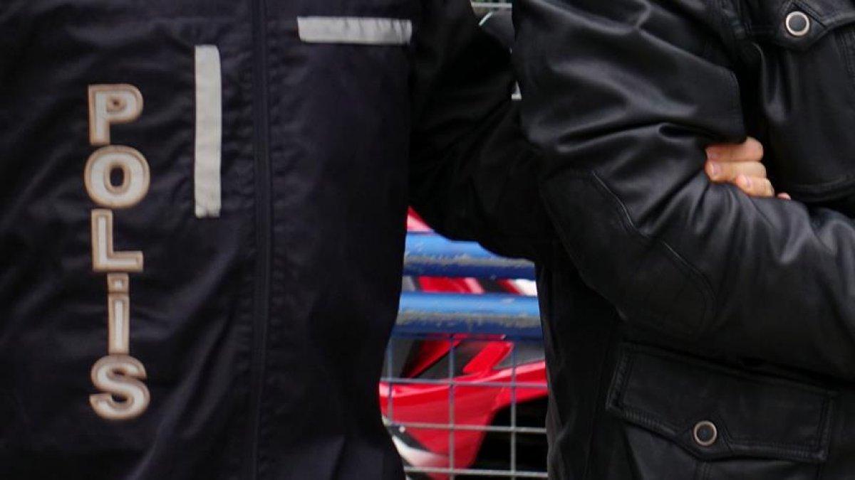 İzmir merkezli 6 ilde FETÖ'den gözaltına alınan 7 eski polis tutuklandı