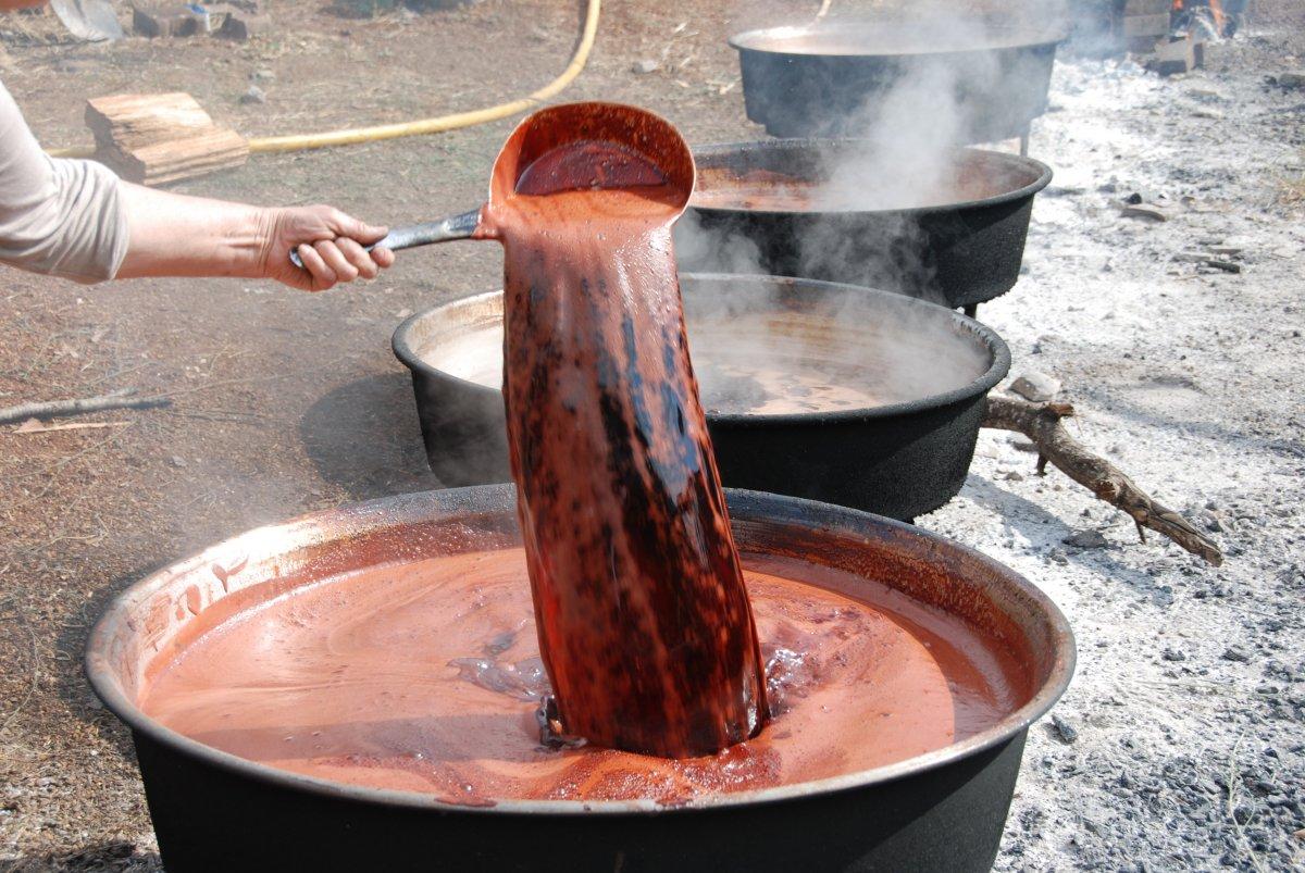 Andız pekmezi bölgenin geçim kaynağı