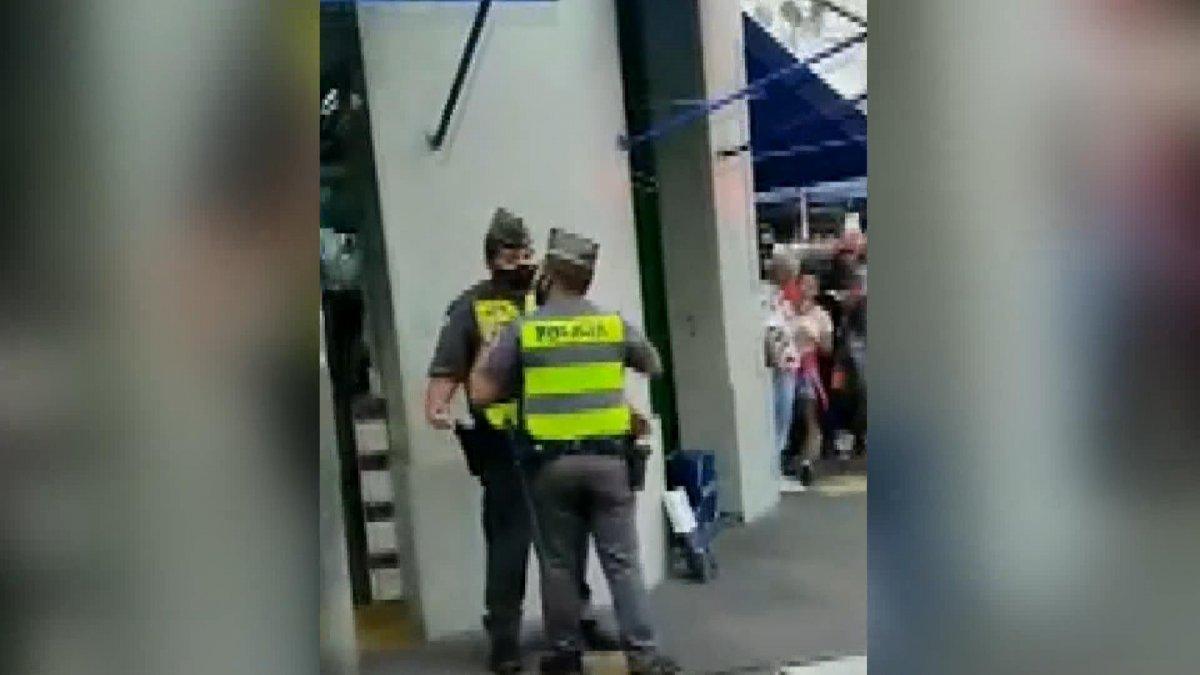 Brezilya'da polis yemekten geç dönen meslektaşına silah çekti