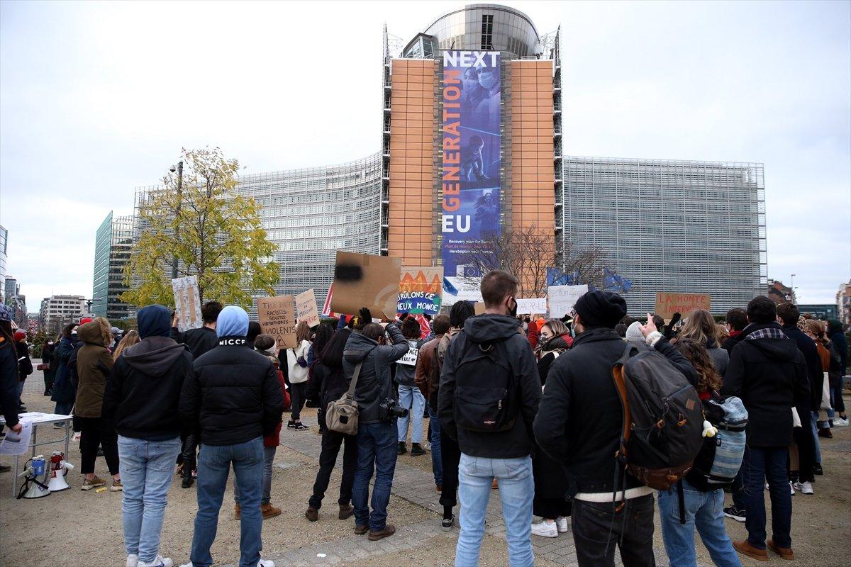 Brüksel'de ırkçılık ve polis şiddetine protesto