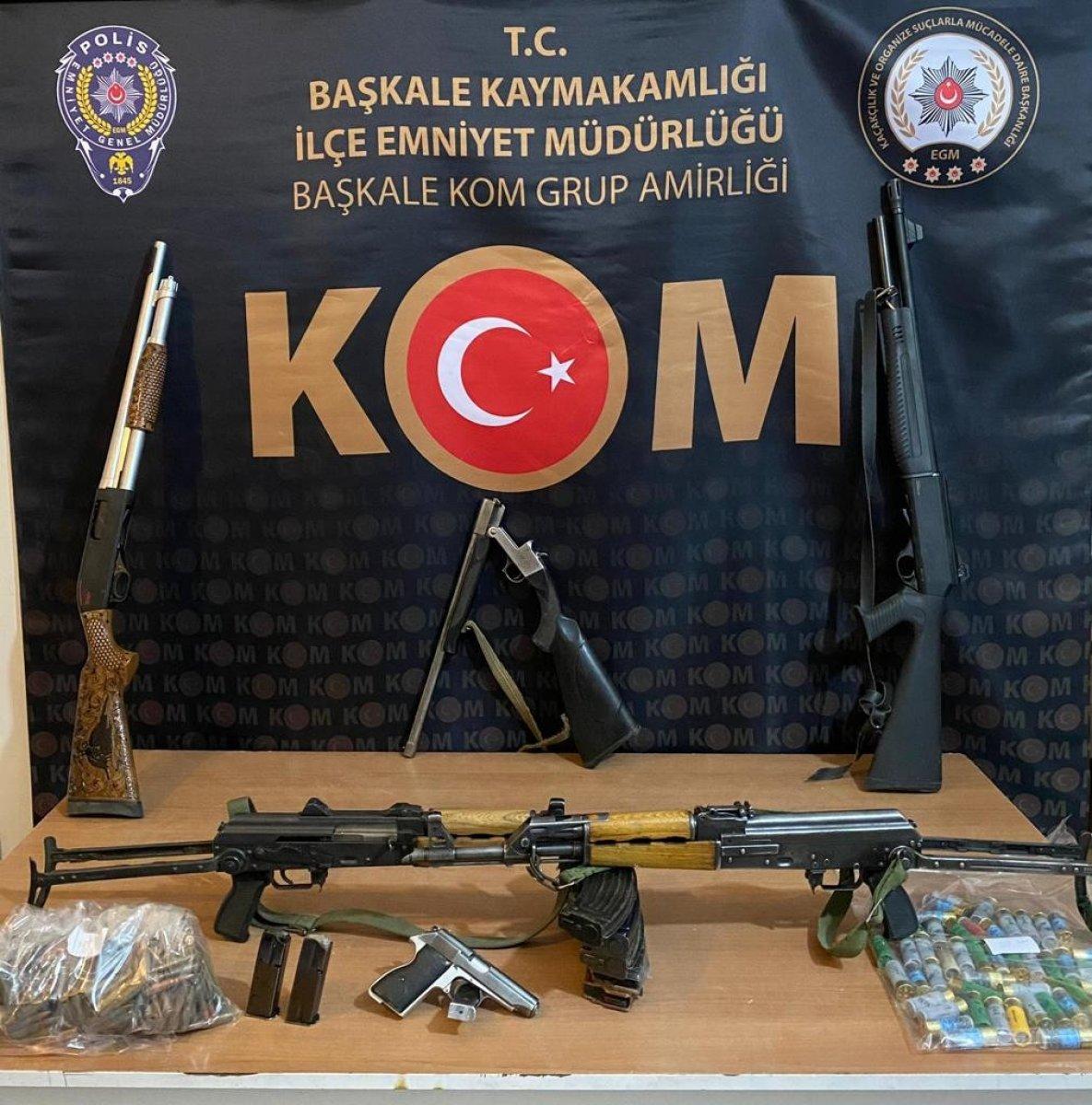 Van polisi 47 kilo afyon sakızı ele geçirdi