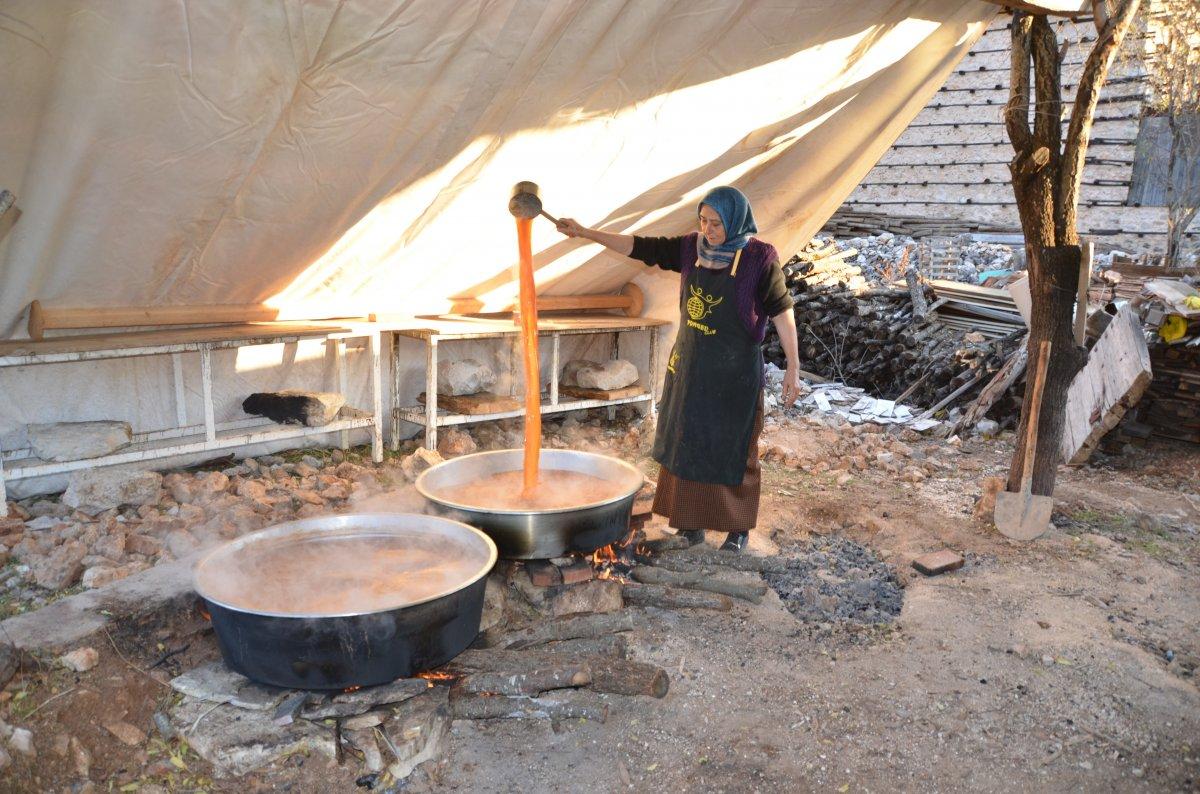 Andız pekmezi bölgenin geçim kaynağı