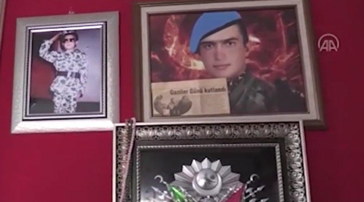 Bolu'da şehit askerin ailesi evlerinin bir odasını oğullarının hatıralarına ayırdı