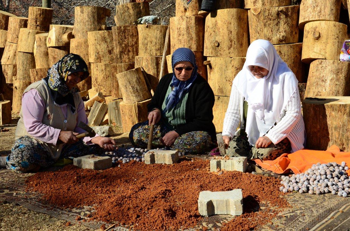 Andız pekmezi bölgenin geçim kaynağı