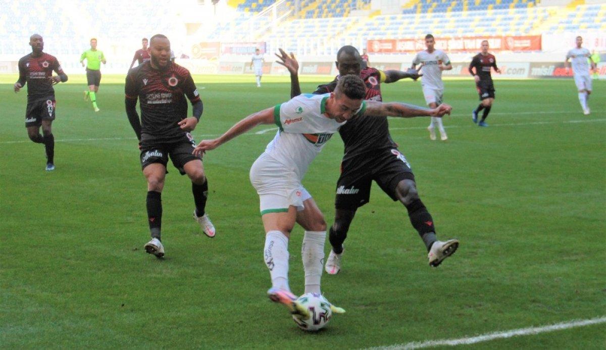 Lider Alanyaspor ilk kez mağlup oldu
