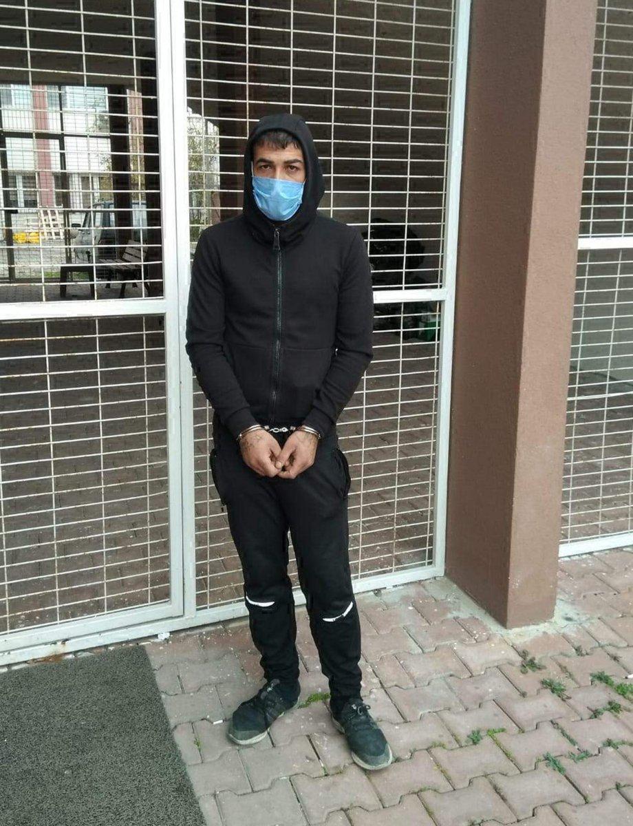 Tekirdağ'da cezaevi firarisi gizlendiği kanepenin altında yakalandı