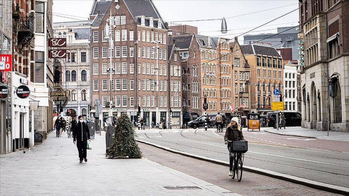 Avrupa'da ikinci dalga: Koronavirüs vakalarında rekor artış sürüyor