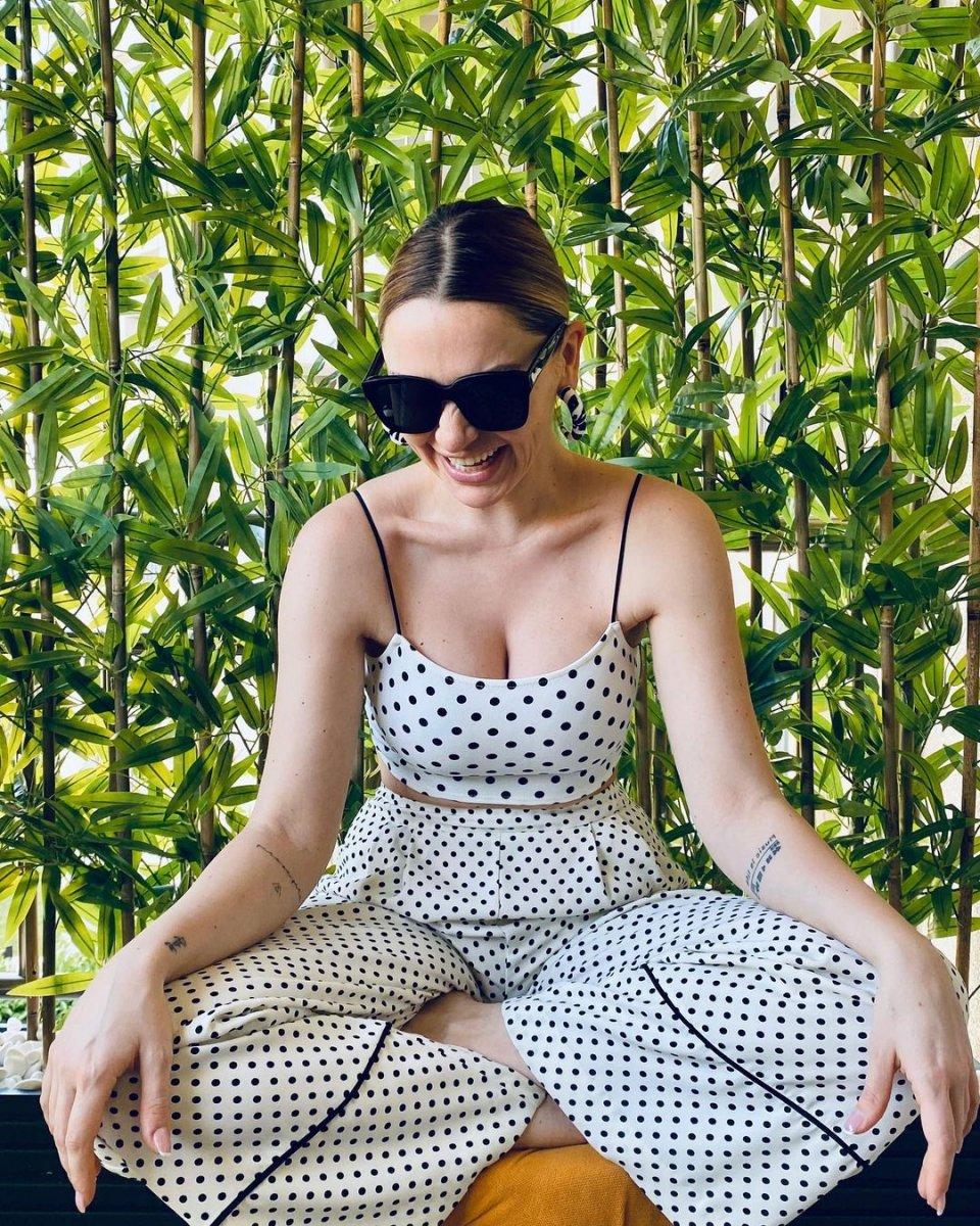 Hadise, makyajsız halini paylaştı