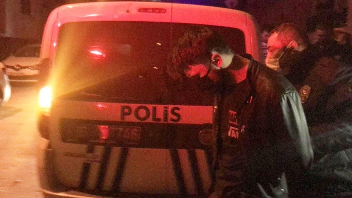 Bursa’da hırsızlık şüphelisini linçten polis kurtardı