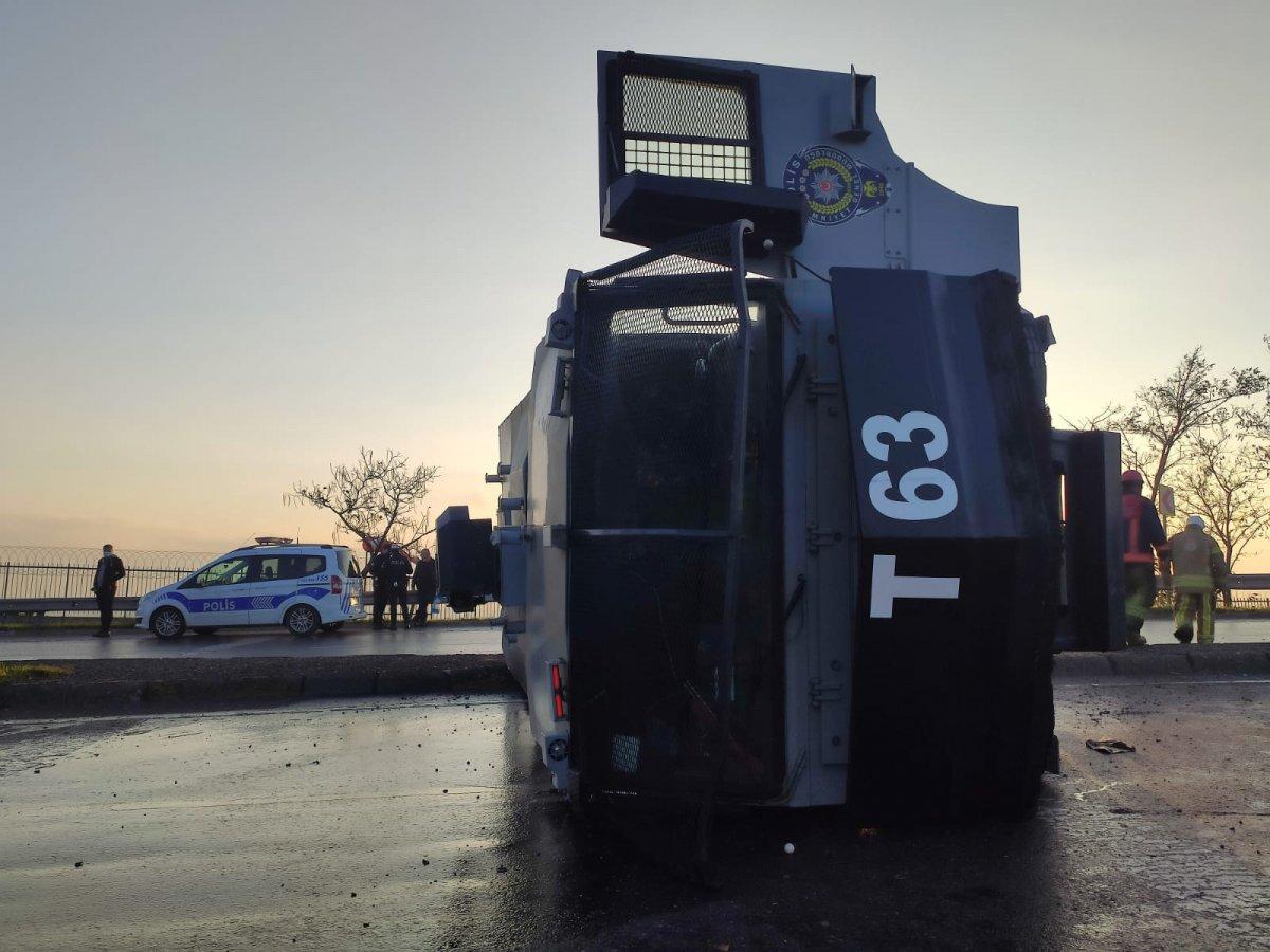 Küçükçekmece'de TOMA devrildi