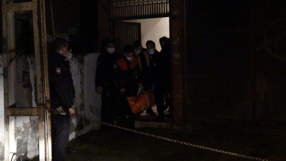 Trabzon'da amcasını öldürüp, trafik polisine teslim oldu