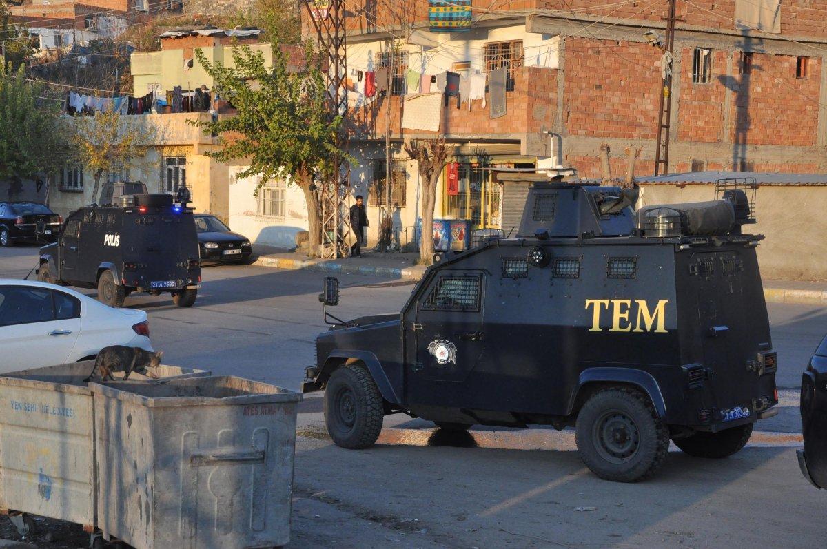 Diyarbakır'da iki grup arasında bıçaklı kavga